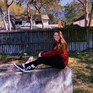 Meet your Posher, Holly